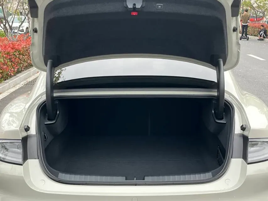 2024 MI SU7 BEV 101KWH,autocango,china used car exporter,china ev exporter,chinese used car exporter,chinese used ev exporter