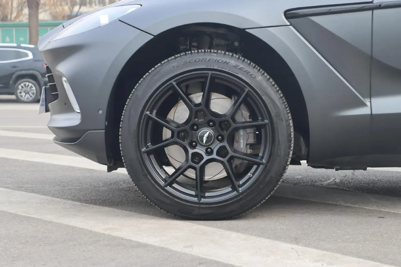 2022 Aston Martin DBX 4.0T 550HP V8 9AT,autocango,china used car exporter,china ev exporter,chinese used car exporter,chinese used ev exporter