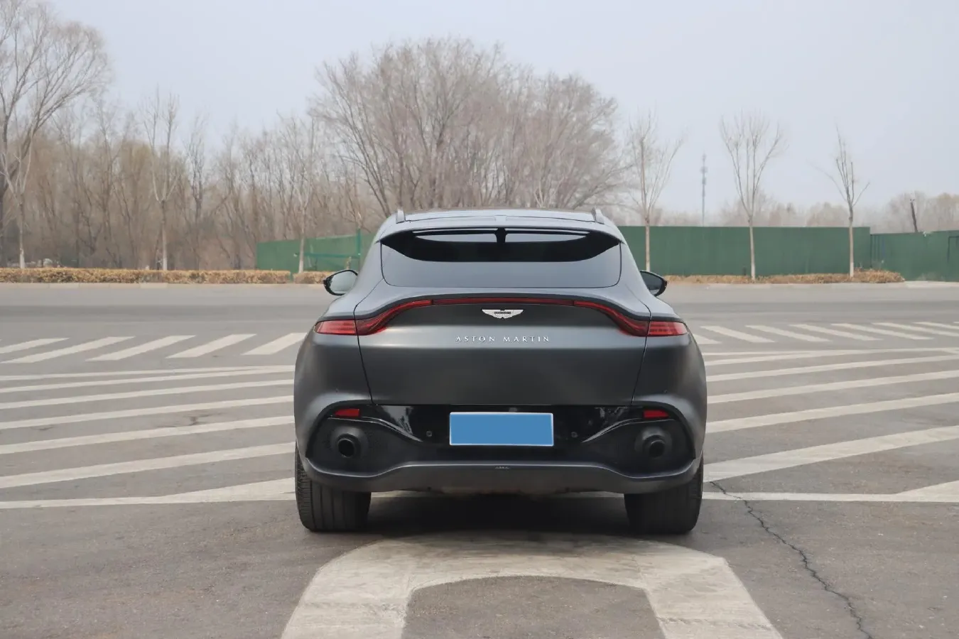 2022 Aston Martin DBX 4.0T 550HP V8 9AT,autocango,china used car exporter,china ev exporter,chinese used car exporter,chinese used ev exporter