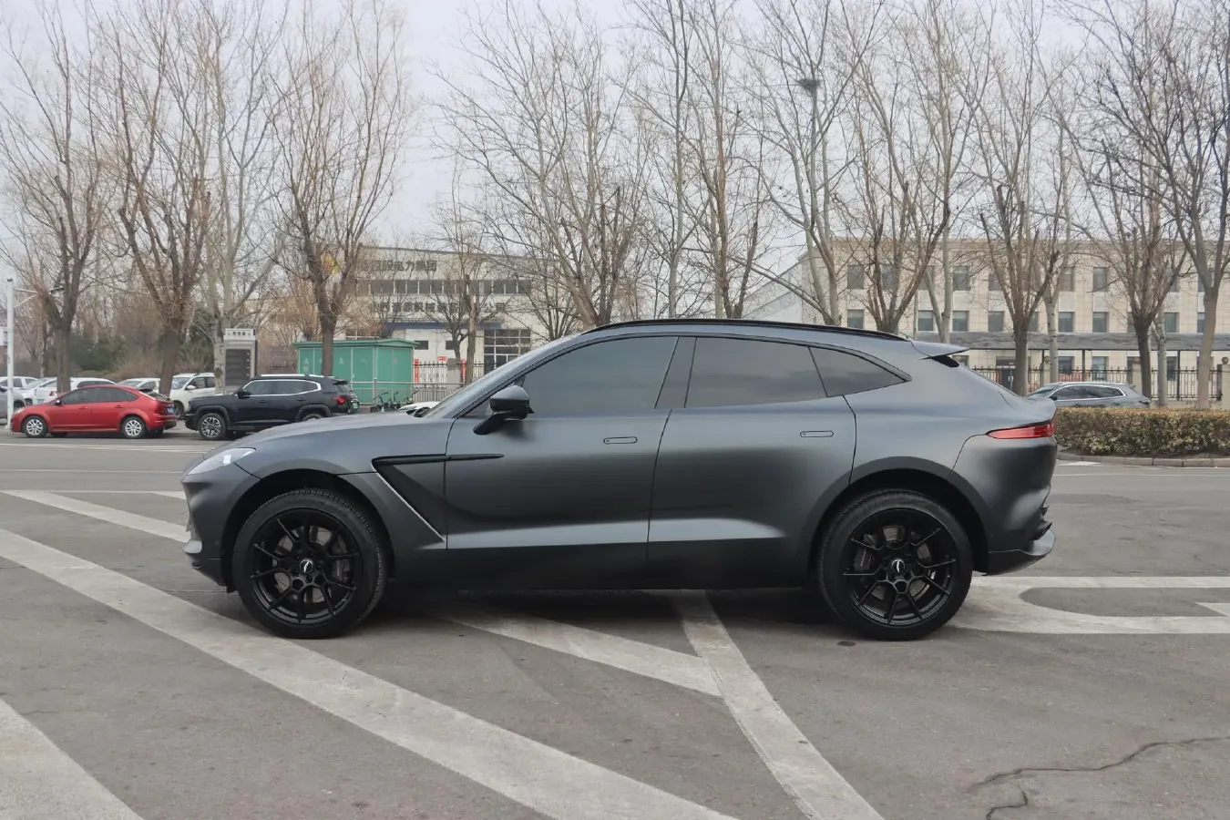 2022 Aston Martin DBX 4.0T 550HP V8 9AT,autocango,china used car exporter,china ev exporter,chinese used car exporter,chinese used ev exporter