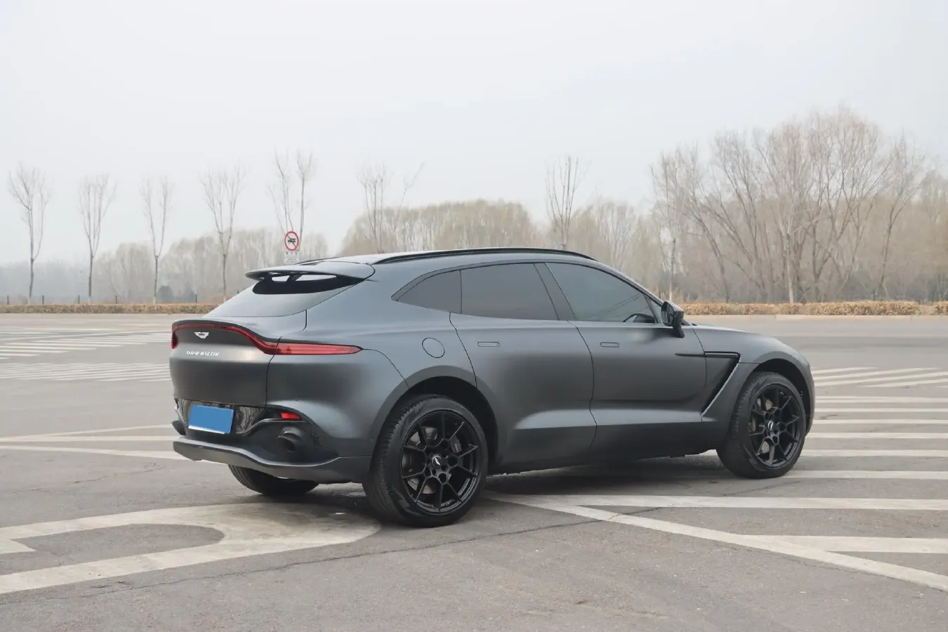 2022 Aston Martin DBX 4.0T 550HP V8 9AT,autocango,china used car exporter,china ev exporter,chinese used car exporter,chinese used ev exporter