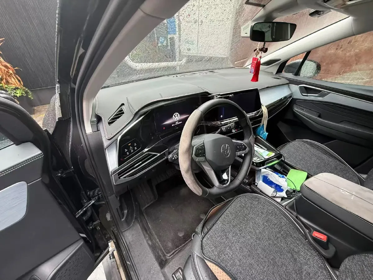 2024 Volkswagen Talagon 2.0T 220HP L4 7DCT,autocango,china used car exporter,china ev exporter,chinese used car exporter,chinese used ev exporter