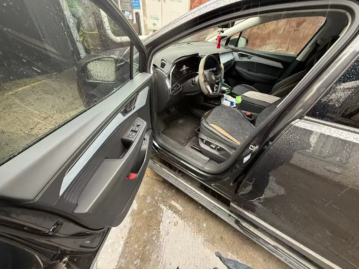 2024 Volkswagen Talagon 2.0T 220HP L4 7DCT,autocango,china used car exporter,china ev exporter,chinese used car exporter,chinese used ev exporter