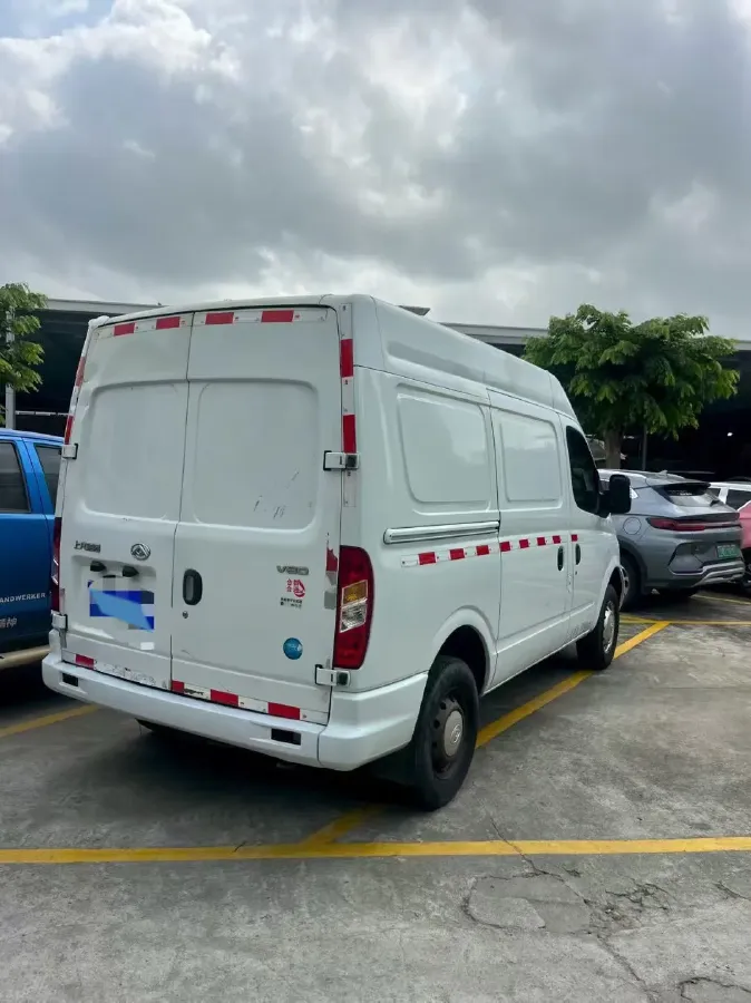 2021 MAXUS XinTu V80 2.0T 127HP L4 6MT,autocango,china used car exporter,china ev exporter,chinese used car exporter,chinese used ev exporter