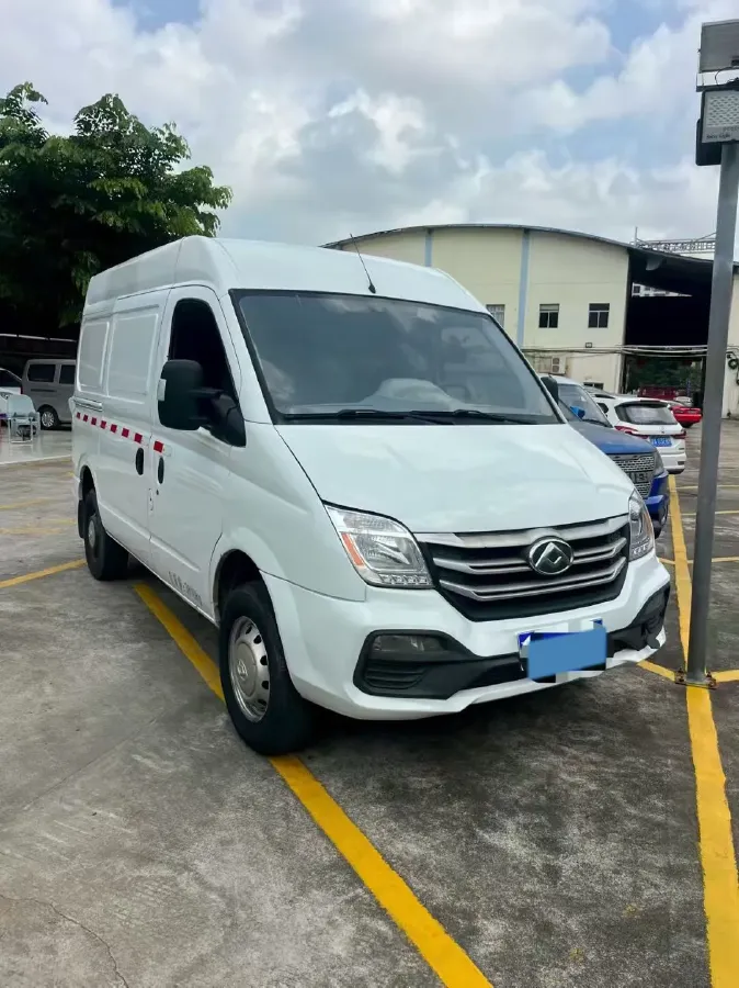 2021 MAXUS XinTu V80 2.0T 127HP L4 6MT,autocango,china used car exporter,china ev exporter,chinese used car exporter,chinese used ev exporter