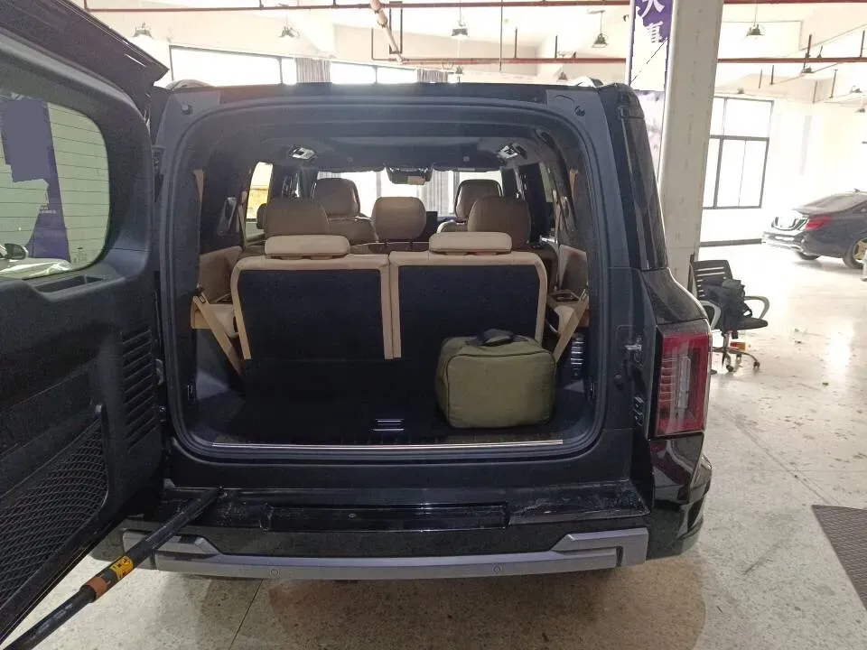 2025 FangChengBao Bao 8 2.0T 245HP L4 E-CVT PHEV 36.8KWH,autocango,china used car exporter,china ev exporter,chinese used car exporter,chinese used ev exporter