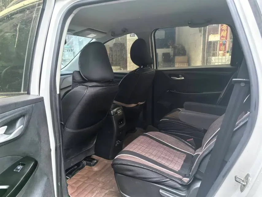 2019 BaoJun 730 1.5T 150HP L4 6MT,autocango,china used car exporter,china ev exporter,chinese used car exporter,chinese used ev exporter