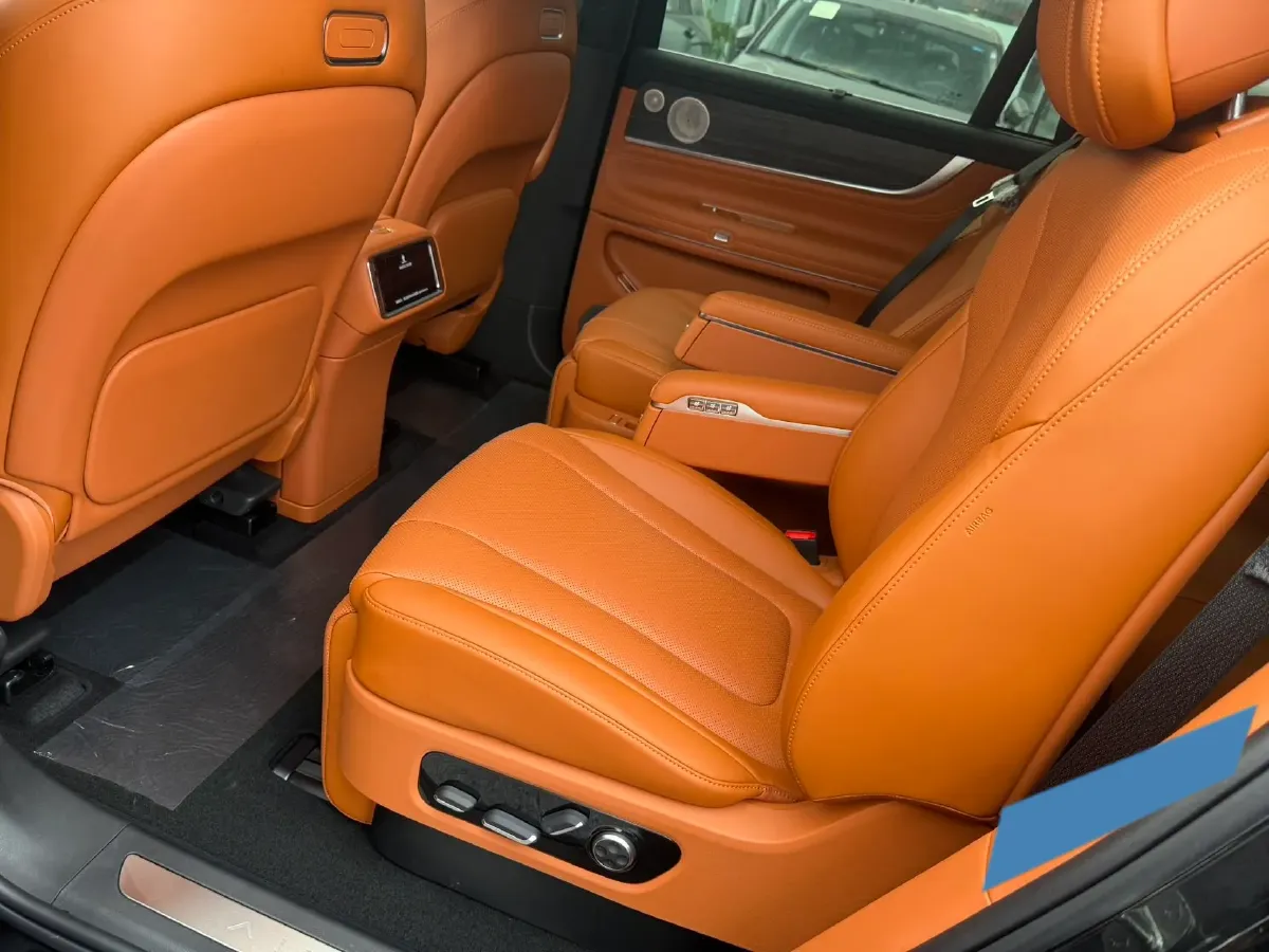 2025 AITO AITO M9 REEV 160HP REEV 52KWH,autocango,china used car exporter,china ev exporter,chinese used car exporter,chinese used ev exporter