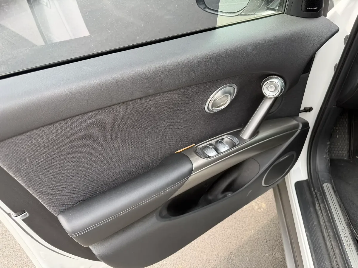 2023 Genesis GV60 BEV 76.4KWH,autocango,china used car exporter,china ev exporter,chinese used car exporter,chinese used ev exporter