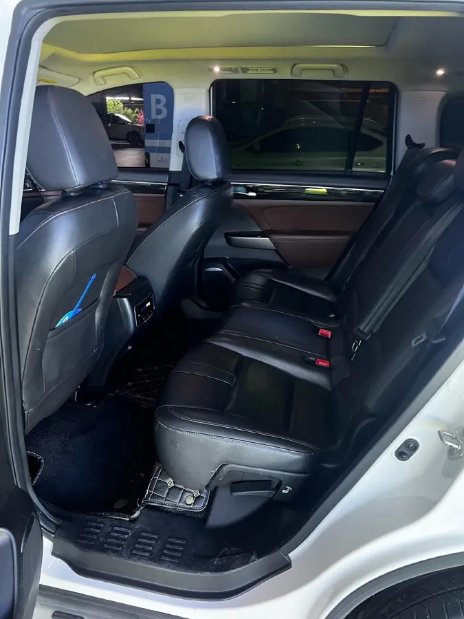 2017 GAC Trumpchi GS8 2.0T 201HP L4 6AT,autocango,china used car exporter,china ev exporter,chinese used car exporter,chinese used ev exporter