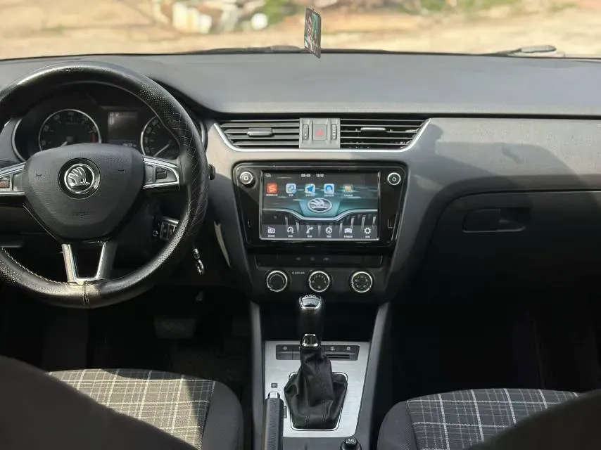 2019 Skoda Octavia 1.2T 116HP L4 7DCT,autocango,china used car exporter,china ev exporter,chinese used car exporter,chinese used ev exporter