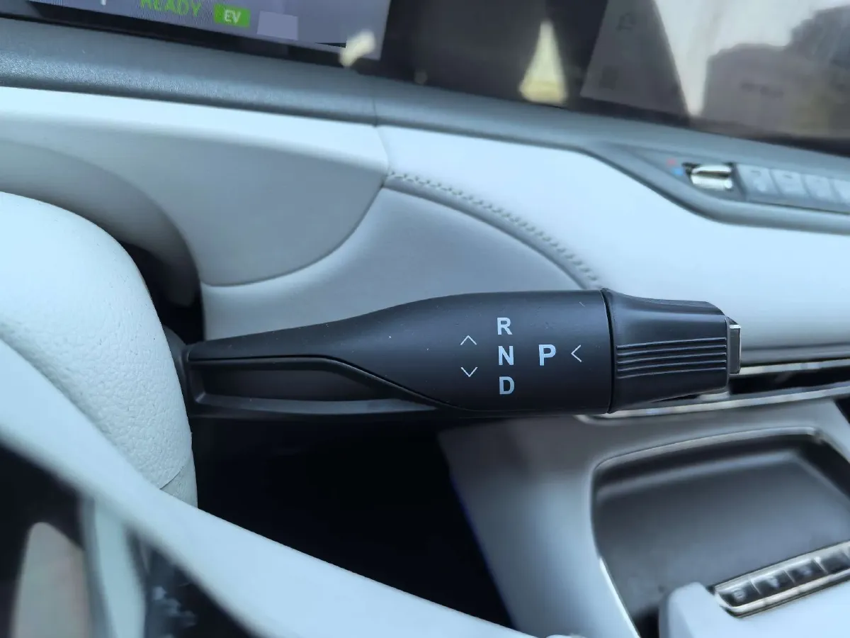 2025 Voyah FREE 1.5T 150HP L4 REEV 43KWH,autocango,china used car exporter,china ev exporter,chinese used car exporter,chinese used ev exporter