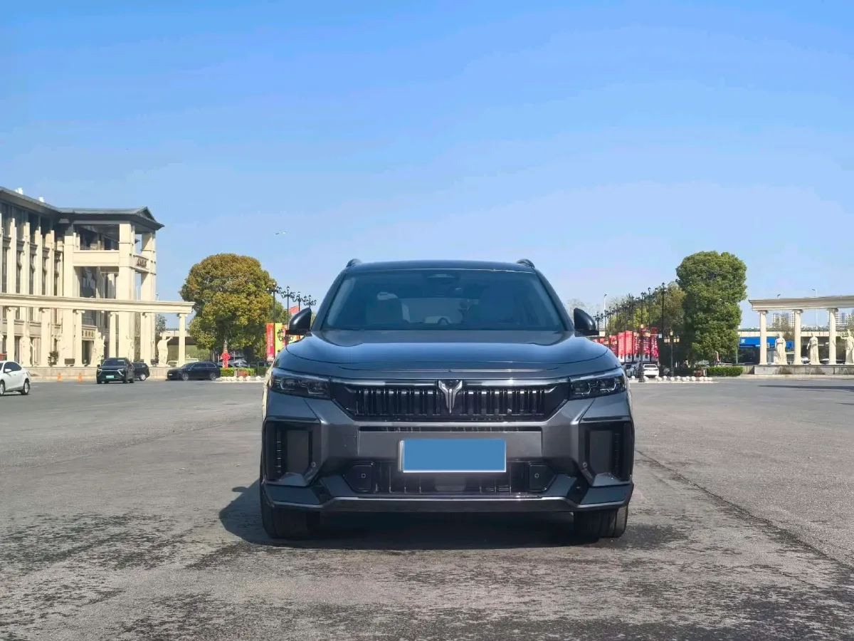 2025 Voyah FREE 1.5T 150HP L4 REEV 43KWH,autocango,china used car exporter,china ev exporter,chinese used car exporter,chinese used ev exporter