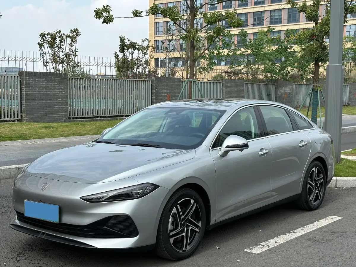 2023 Roewe D7 1.5L 112HP L4 1DHT PHEV 21.4KWH,autocango,china used car exporter,china ev exporter,chinese used car exporter,chinese used ev exporter