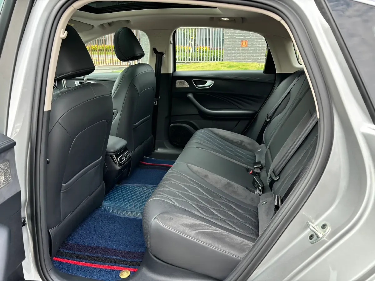 2023 Roewe D7 1.5L 112HP L4 1DHT PHEV 21.4KWH,autocango,china used car exporter,china ev exporter,chinese used car exporter,chinese used ev exporter