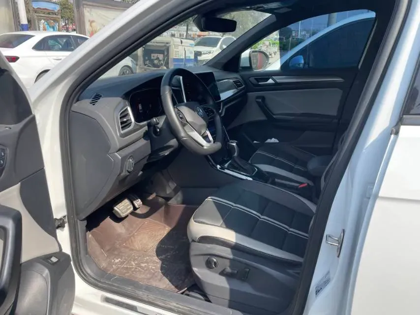 2024 Volkswagen T-Roc 1.5T 160HP L4 7DCT,autocango,china used car exporter,china ev exporter,chinese used car exporter,chinese used ev exporter
