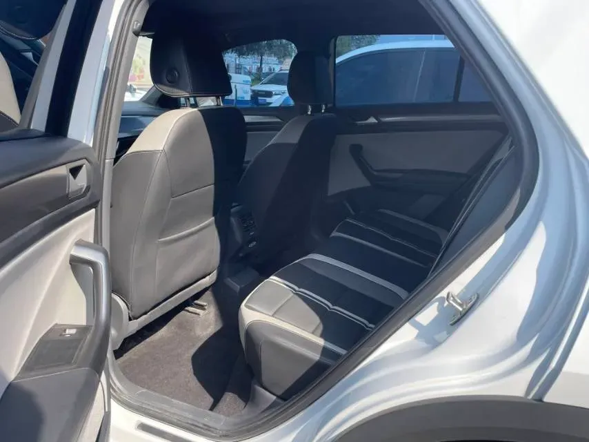 2024 Volkswagen T-Roc 1.5T 160HP L4 7DCT,autocango,china used car exporter,china ev exporter,chinese used car exporter,chinese used ev exporter