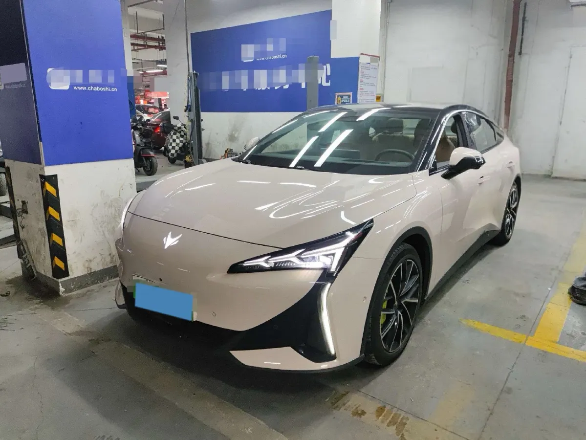 2024 ARCFOX αT5 BEV 79.2KWH,autocango,china used car exporter,china ev exporter,chinese used car exporter,chinese used ev exporter