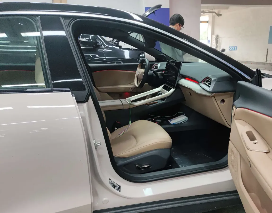 2024 ARCFOX αT5 BEV 79.2KWH,autocango,china used car exporter,china ev exporter,chinese used car exporter,chinese used ev exporter