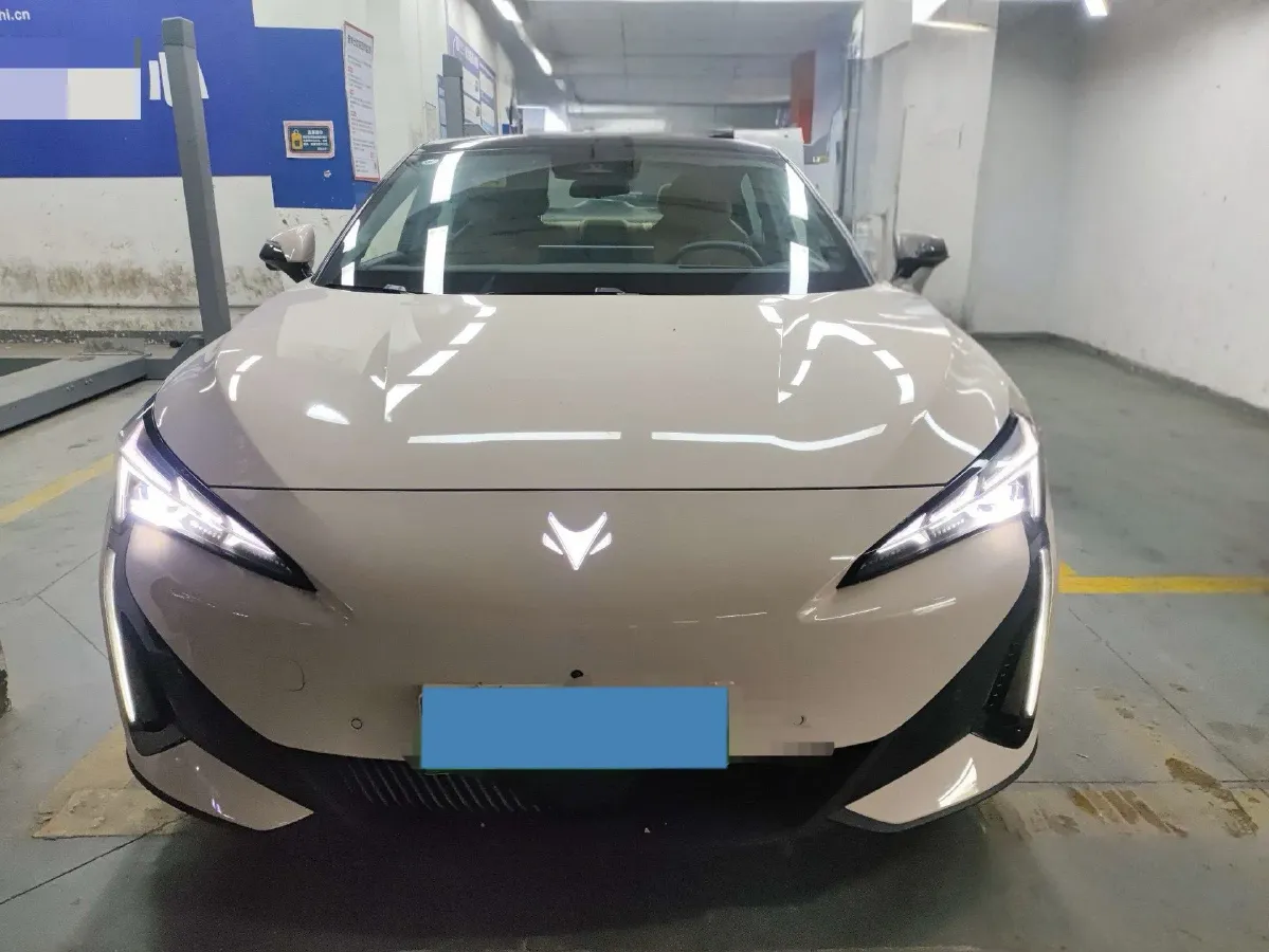 2024 ARCFOX αT5 BEV 79.2KWH,autocango,china used car exporter,china ev exporter,chinese used car exporter,chinese used ev exporter