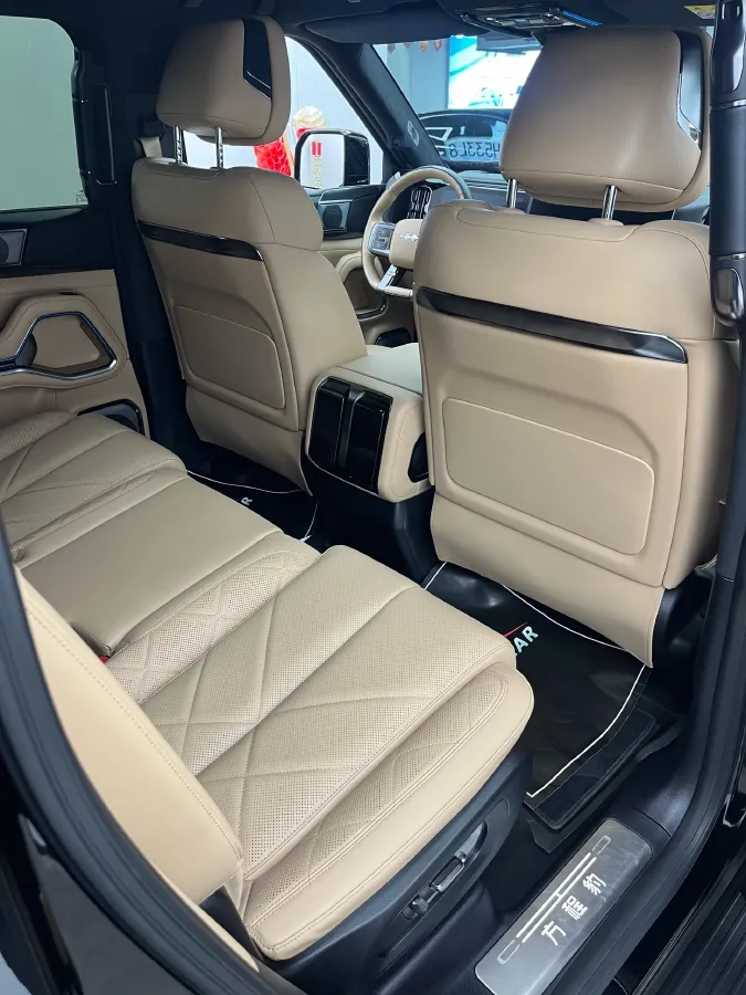 2025 FangChengBao Bao 8 2.0T 245HP L4 E-CVT PHEV 36.8KWH,autocango,china used car exporter,china ev exporter,chinese used car exporter,chinese used ev exporter