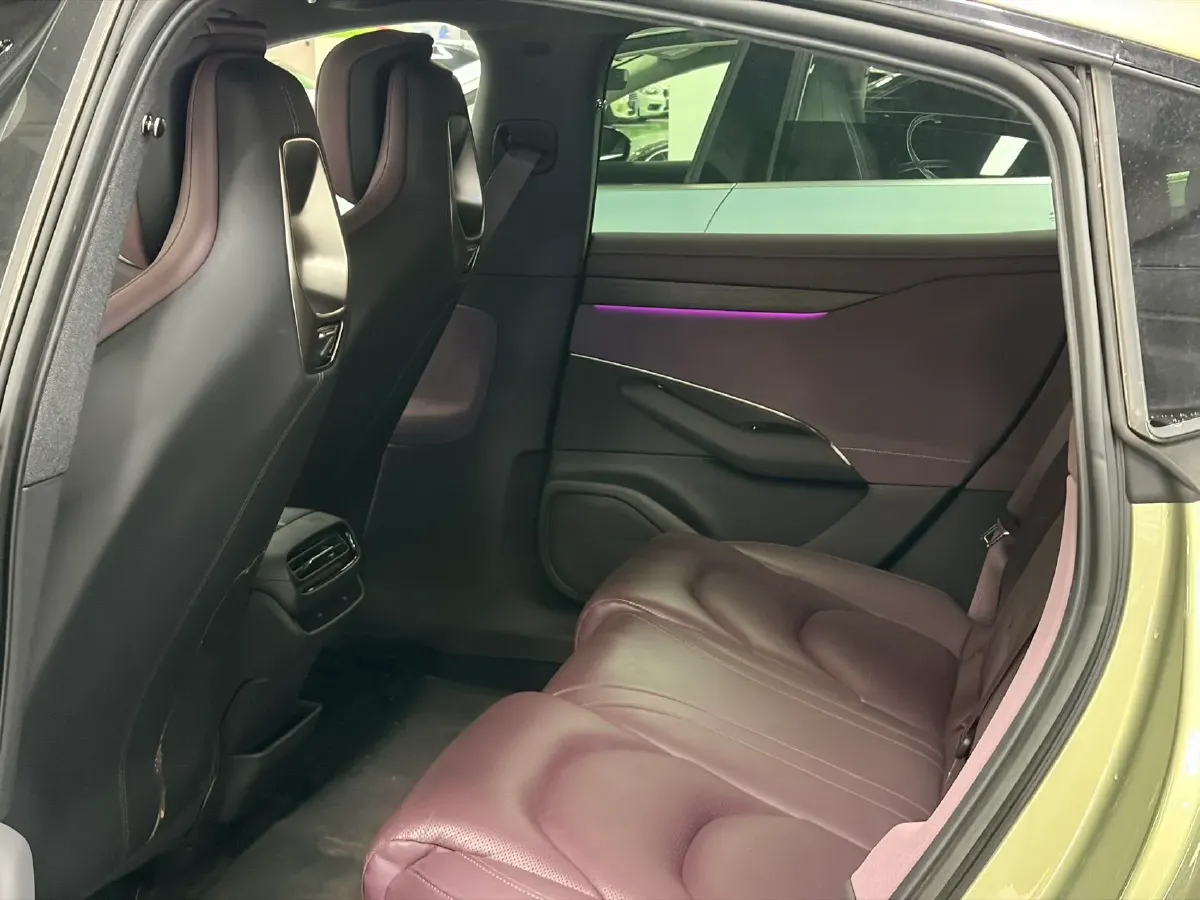 2024 MI SU7 BEV 73.6KWH,autocango,china used car exporter,china ev exporter,chinese used car exporter,chinese used ev exporter