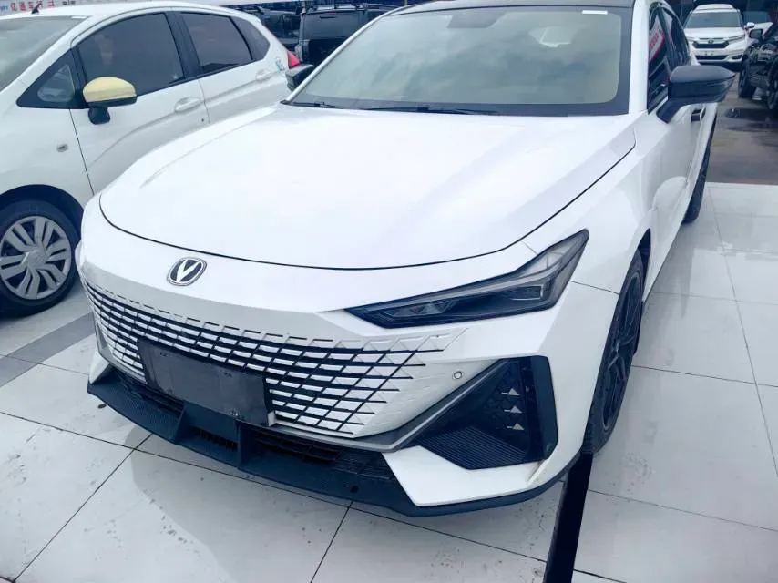 2022 ChangAn UNI-V 1.5T 188HP L4 7DCT,autocango,china used car exporter,china ev exporter,chinese used car exporter,chinese used ev exporter