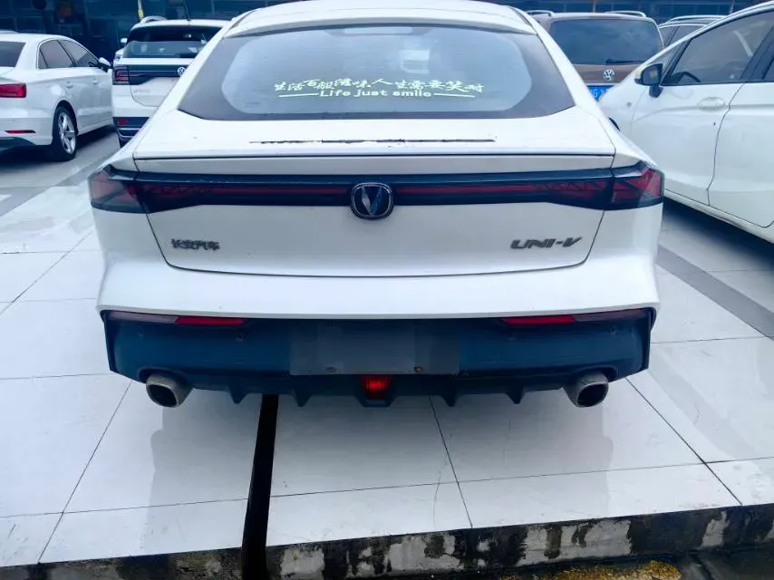 2022 ChangAn UNI-V 1.5T 188HP L4 7DCT,autocango,china used car exporter,china ev exporter,chinese used car exporter,chinese used ev exporter