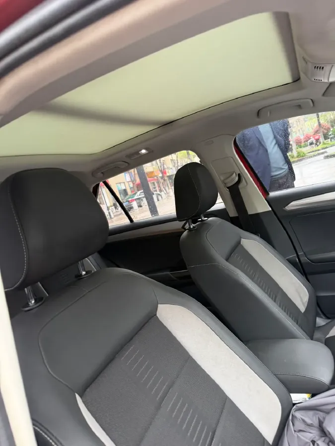 2021 Volkswagen T-Roc 1.4T 150HP L4 7DCT,autocango,china used car exporter,china ev exporter,chinese used car exporter,chinese used ev exporter