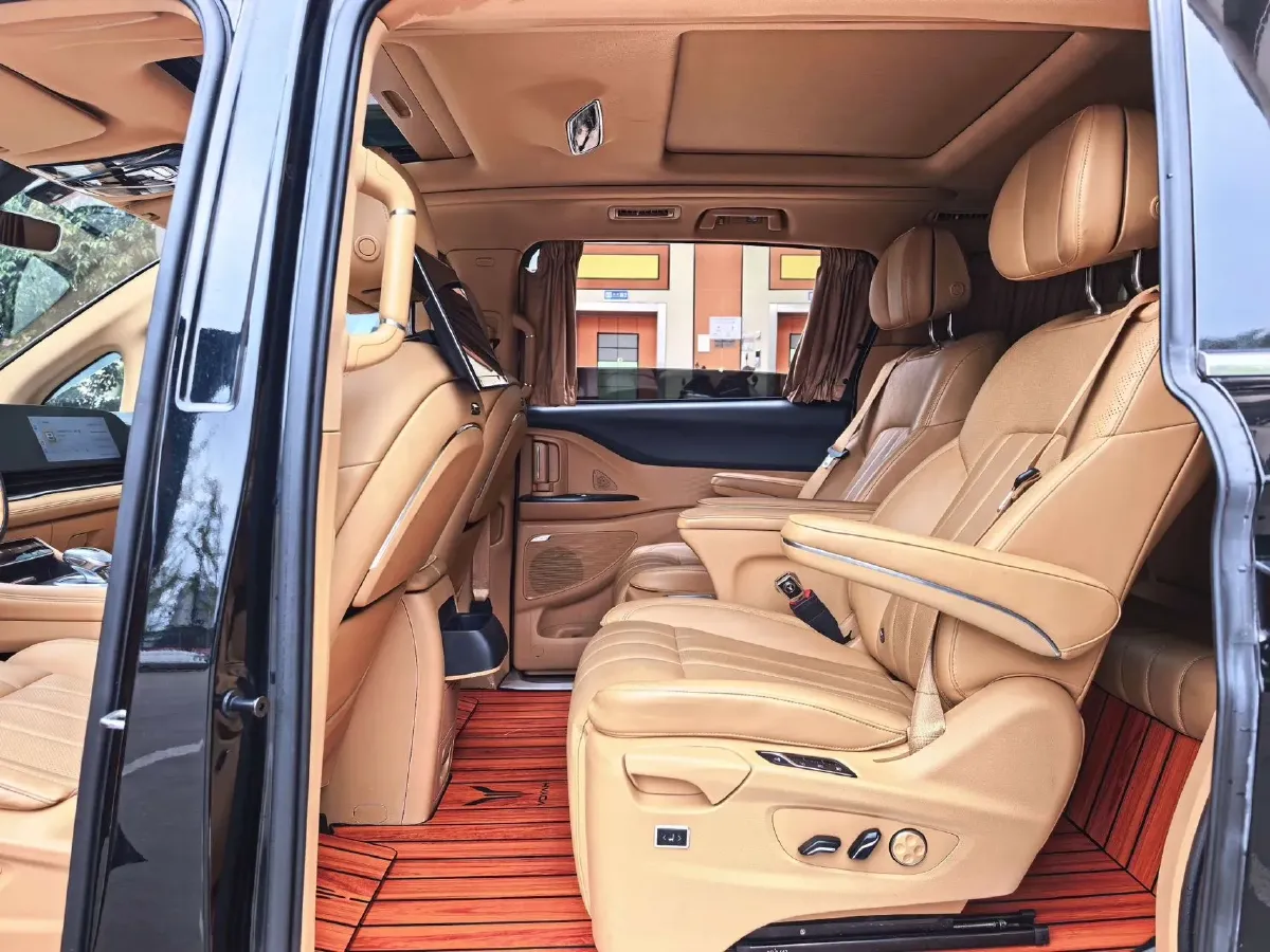 2022 Voyah Dream 1.5T 136HP L4 PHEV 25.57KWH,autocango,china used car exporter,china ev exporter,chinese used car exporter,chinese used ev exporter