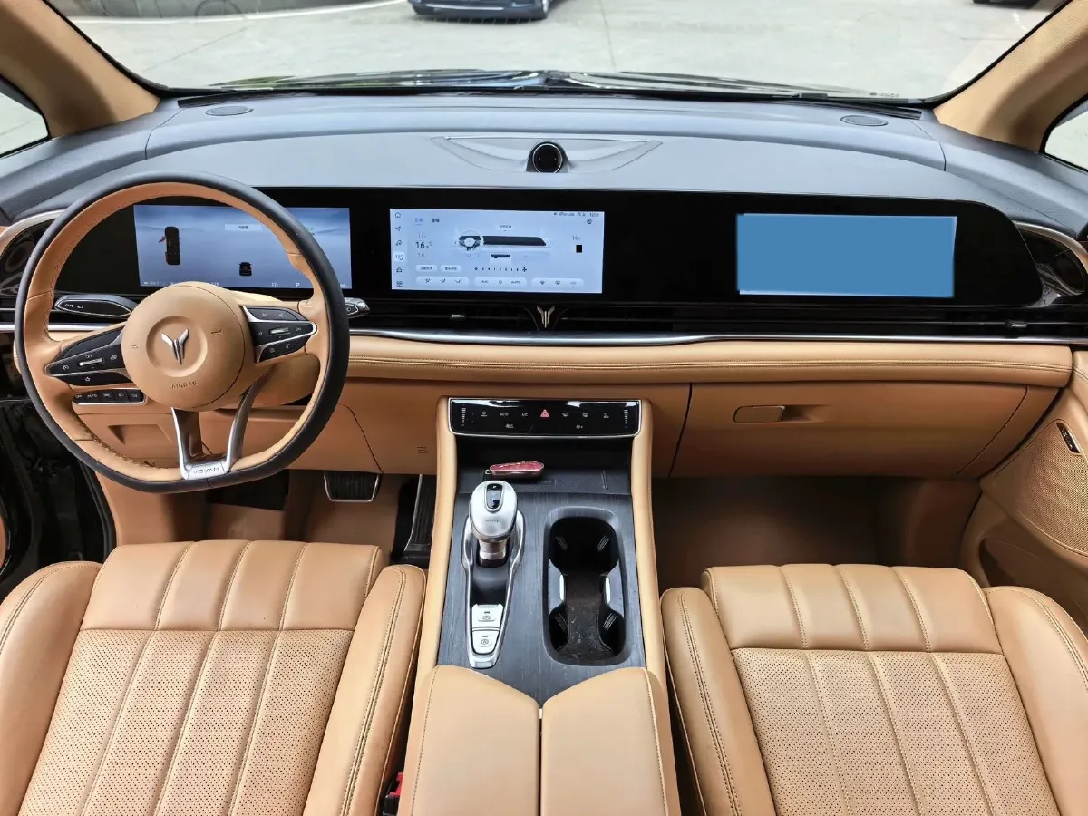 2022 Voyah Dream 1.5T 136HP L4 PHEV 25.57KWH,autocango,china used car exporter,china ev exporter,chinese used car exporter,chinese used ev exporter