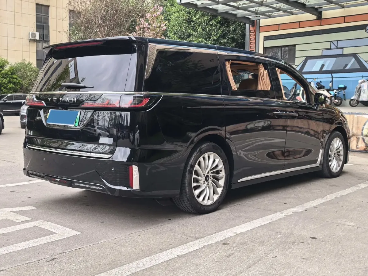 2022 Voyah Dream 1.5T 136HP L4 PHEV 25.57KWH,autocango,china used car exporter,china ev exporter,chinese used car exporter,chinese used ev exporter