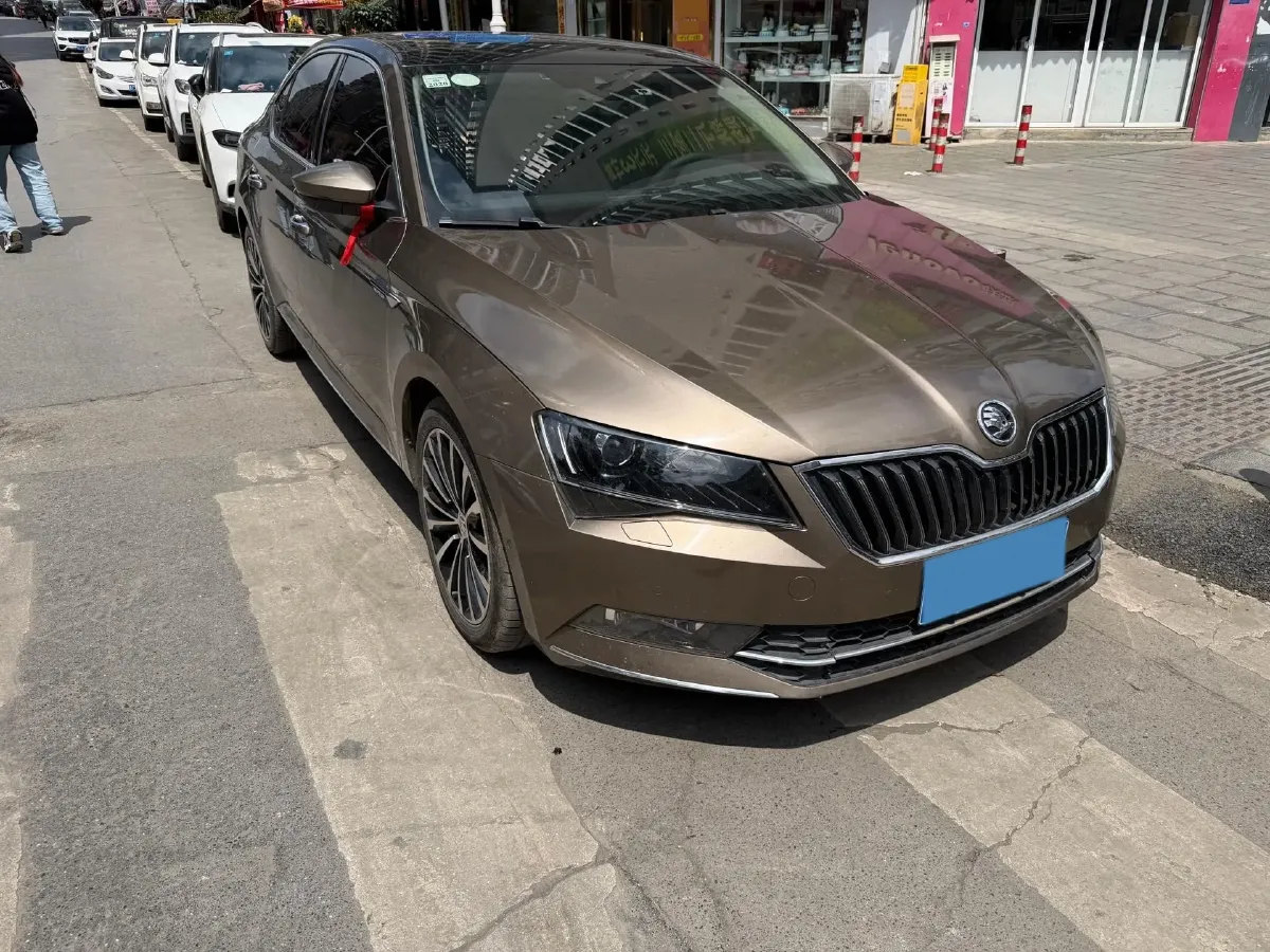 2018 Skoda Kodiak 1.8T 180HP L4 7DCT,autocango,china used car exporter,china ev exporter,chinese used car exporter,chinese used ev exporter