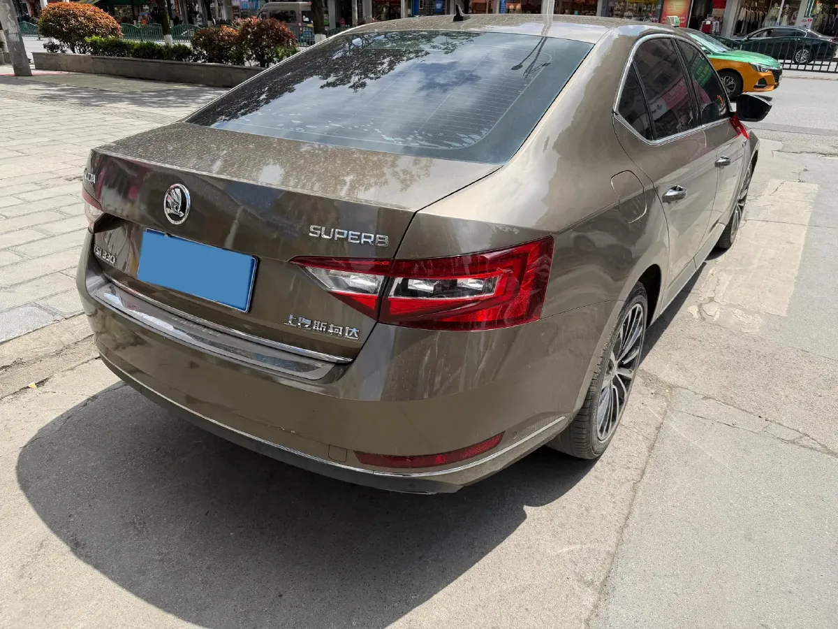 2018 Skoda Kodiak 1.8T 180HP L4 7DCT,autocango,china used car exporter,china ev exporter,chinese used car exporter,chinese used ev exporter