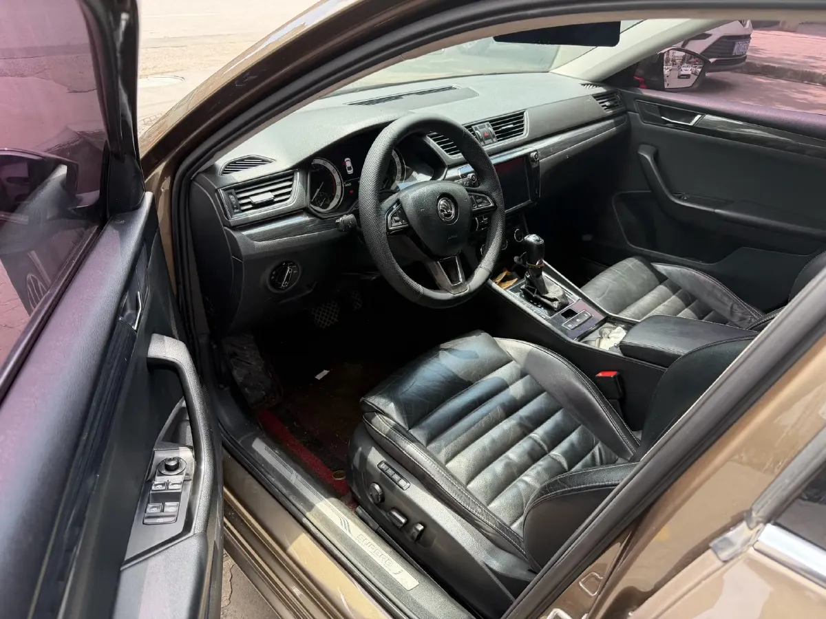 2018 Skoda Kodiak 1.8T 180HP L4 7DCT,autocango,china used car exporter,china ev exporter,chinese used car exporter,chinese used ev exporter