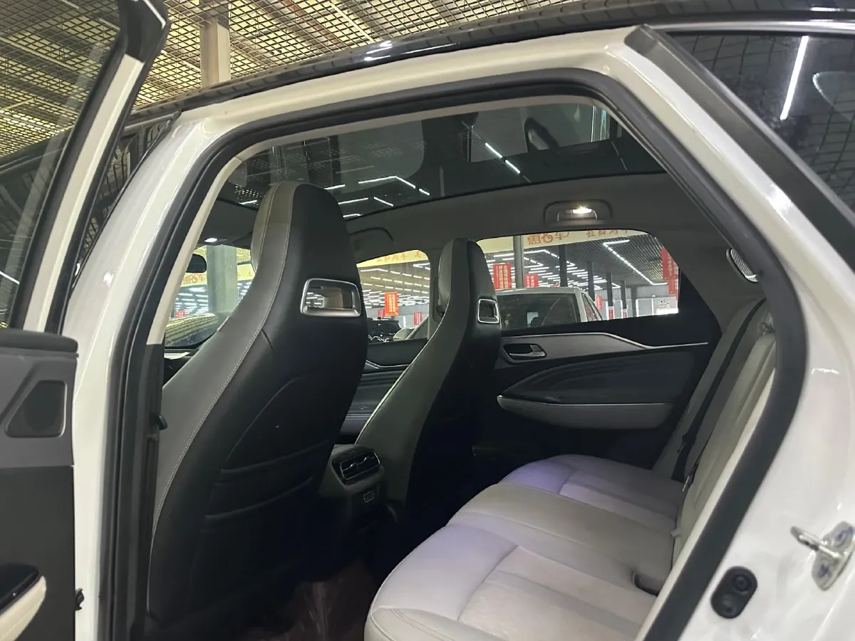 2022 ChangAn Oshan Z6 1.5T 170HP L4 6TCT PHEV 28.4KWH,autocango,china used car exporter,china ev exporter,chinese used car exporter,chinese used ev exporter