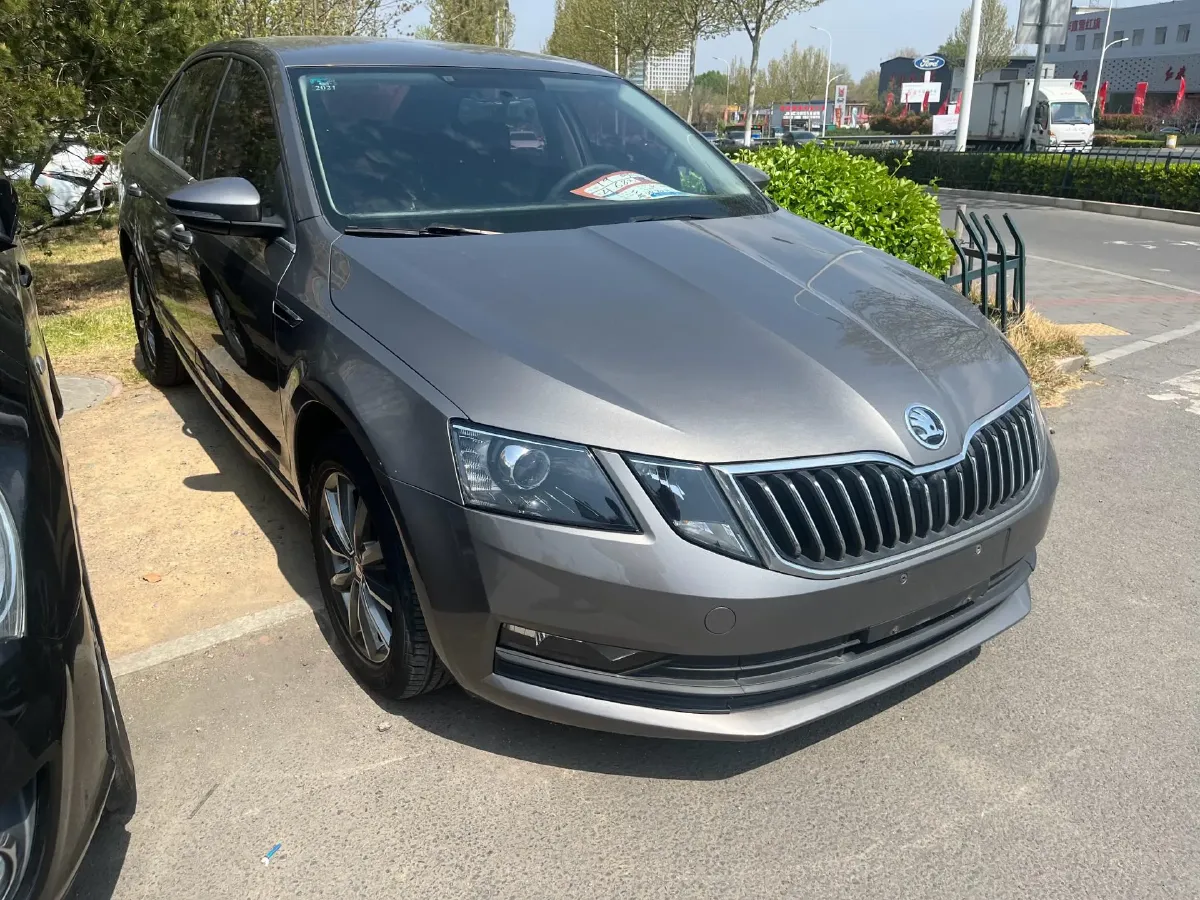 2019 Skoda Octavia 1.5L 116HP L4 6AT,autocango,china used car exporter,china ev exporter,chinese used car exporter,chinese used ev exporter