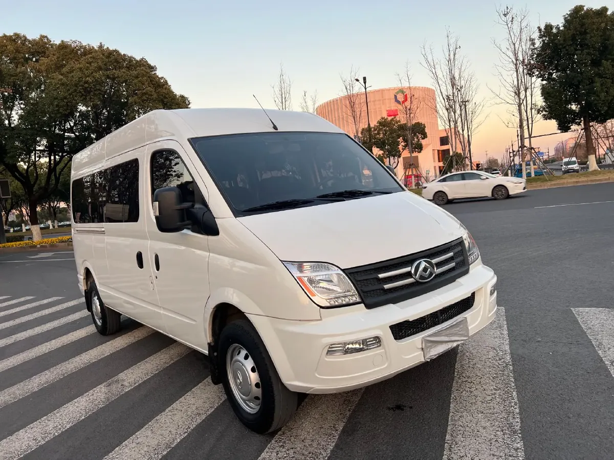 2023 MAXUS XinTu V80 2.0T 127HP L4 6MT,autocango,china used car exporter,china ev exporter,chinese used car exporter,chinese used ev exporter