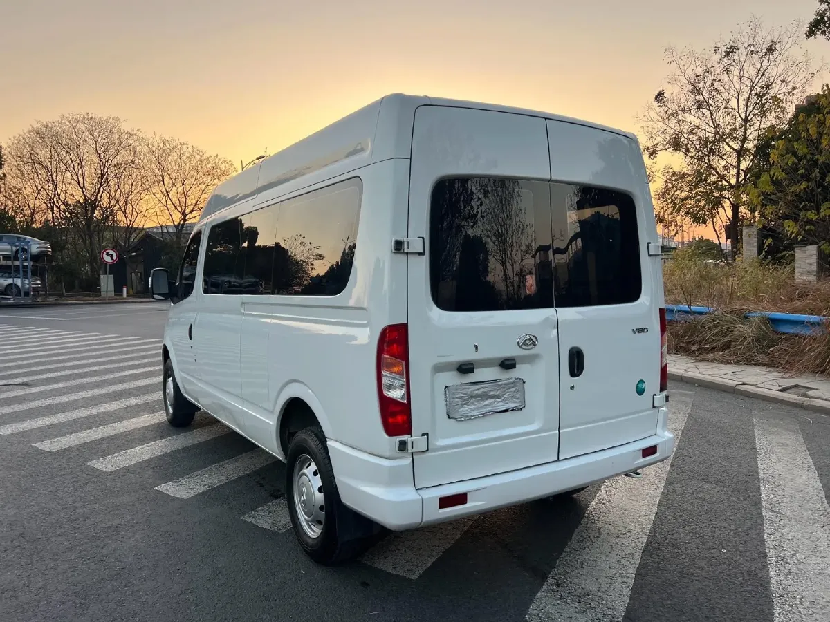 2023 MAXUS XinTu V80 2.0T 127HP L4 6MT,autocango,china used car exporter,china ev exporter,chinese used car exporter,chinese used ev exporter