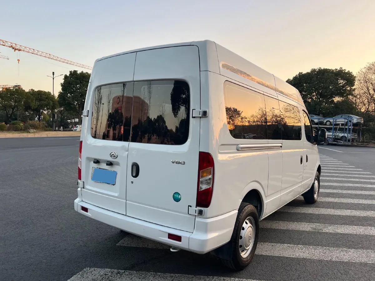 2023 MAXUS XinTu V80 2.0T 127HP L4 6MT,autocango,china used car exporter,china ev exporter,chinese used car exporter,chinese used ev exporter