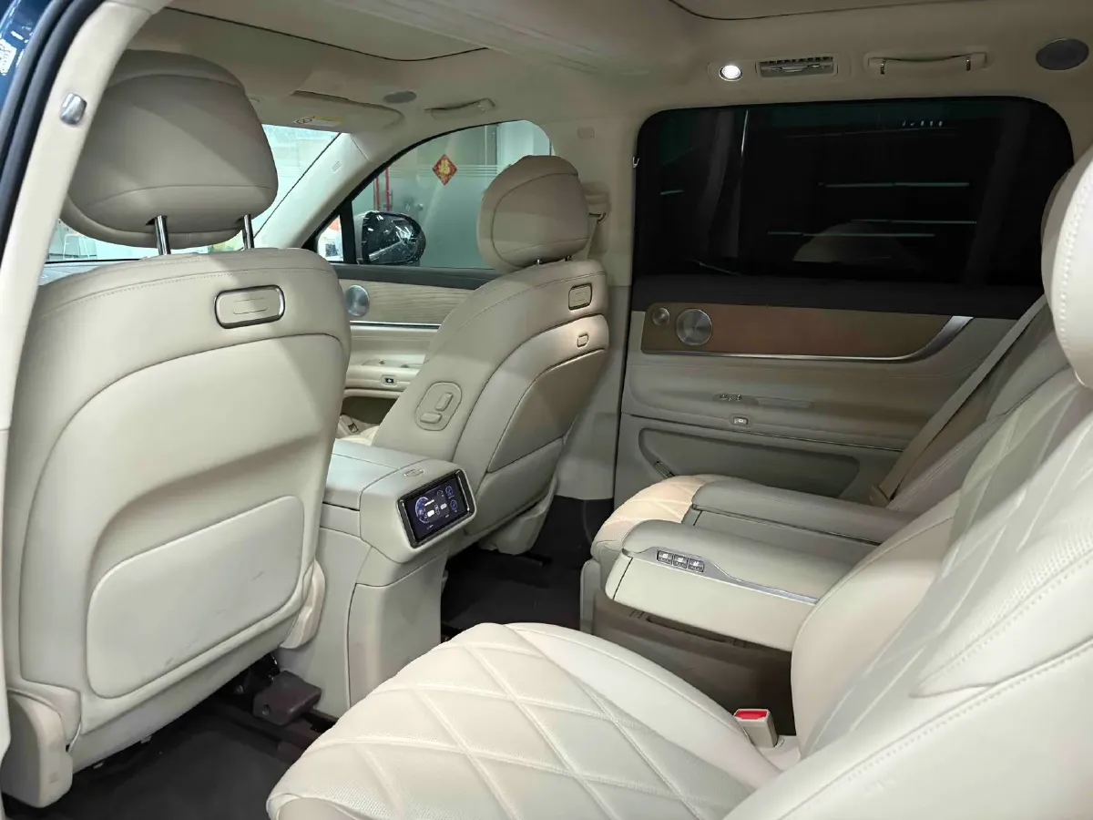 2025 AITO AITO M9 REEV 160HP REEV 52KWH,autocango,china used car exporter,china ev exporter,chinese used car exporter,chinese used ev exporter