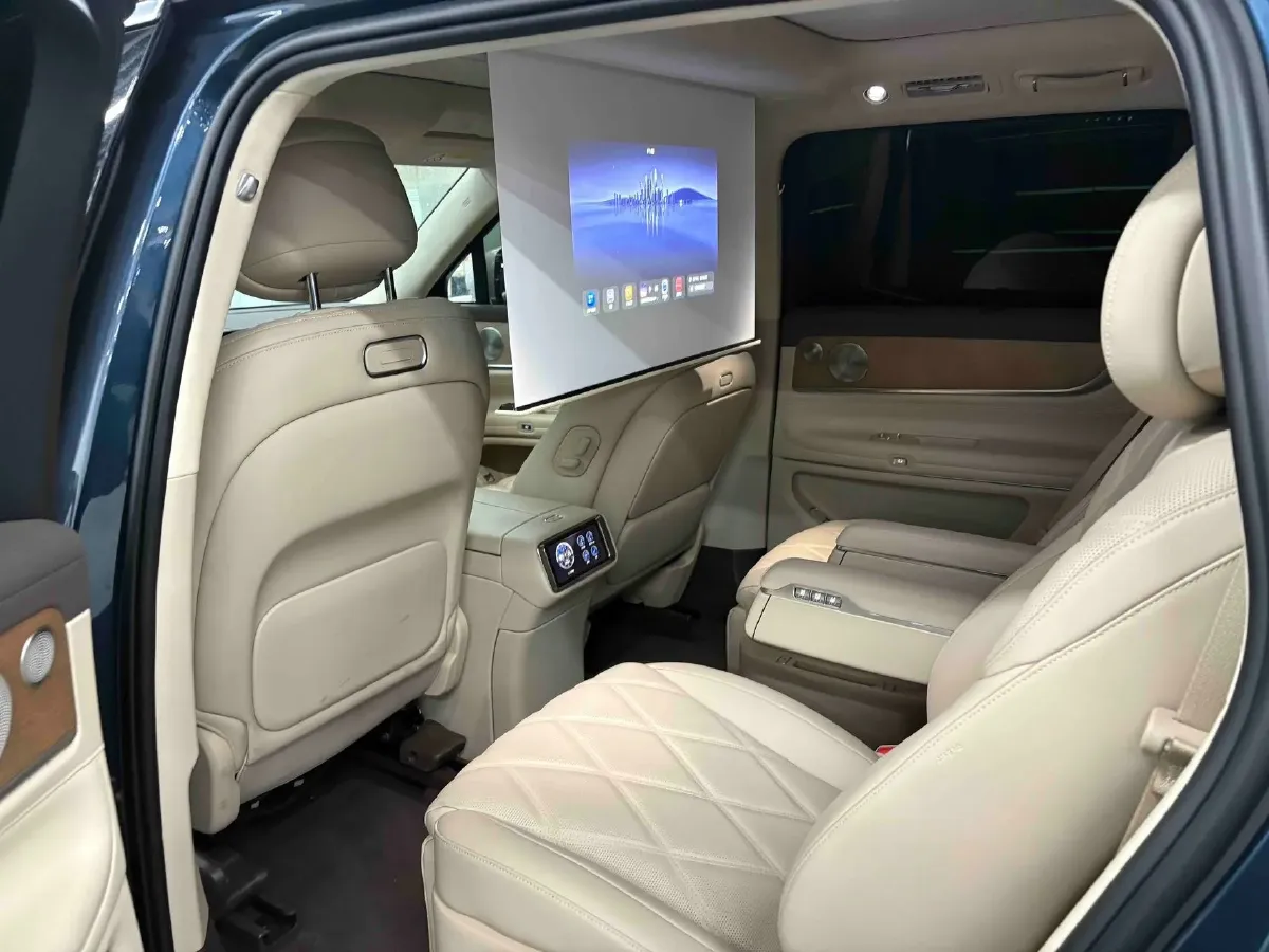 2025 AITO AITO M9 REEV 160HP REEV 52KWH,autocango,china used car exporter,china ev exporter,chinese used car exporter,chinese used ev exporter