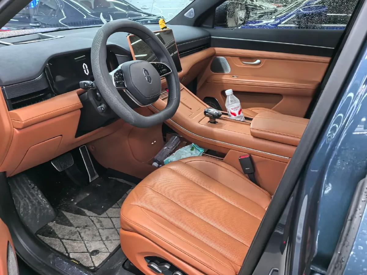 2024 AITO AITO M7 1.5T 152HP L4 REEV 42KWH,autocango,china used car exporter,china ev exporter,chinese used car exporter,chinese used ev exporter