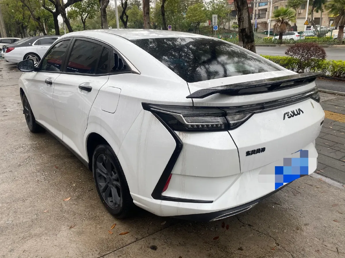 2023 DongFeng Aeolus YiXuan 1.5L 125HP L4 6DCT,autocango,china used car exporter,china ev exporter,chinese used car exporter,chinese used ev exporter