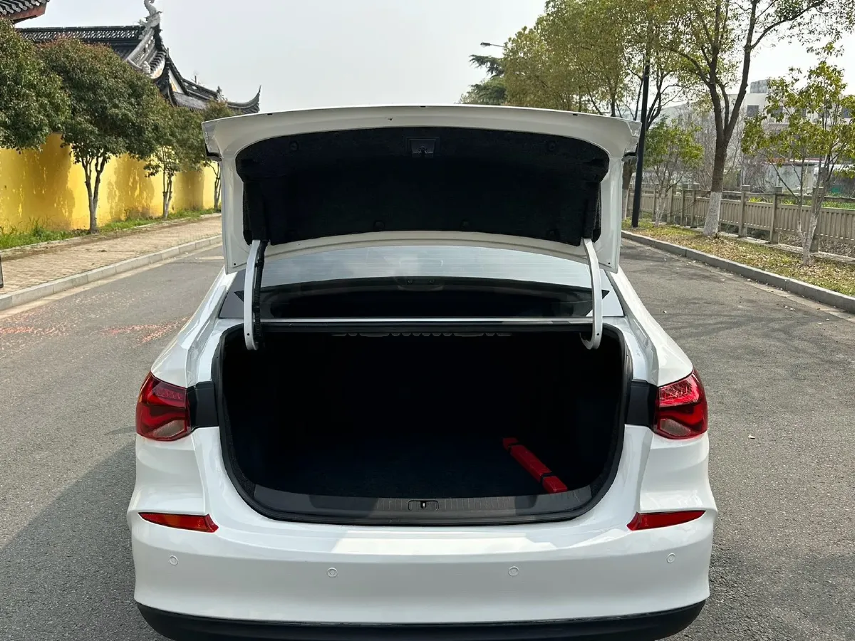 2020 Chevrolet Monza 1.5L 113HP L4 6AT,autocango,china used car exporter,china ev exporter,chinese used car exporter,chinese used ev exporter