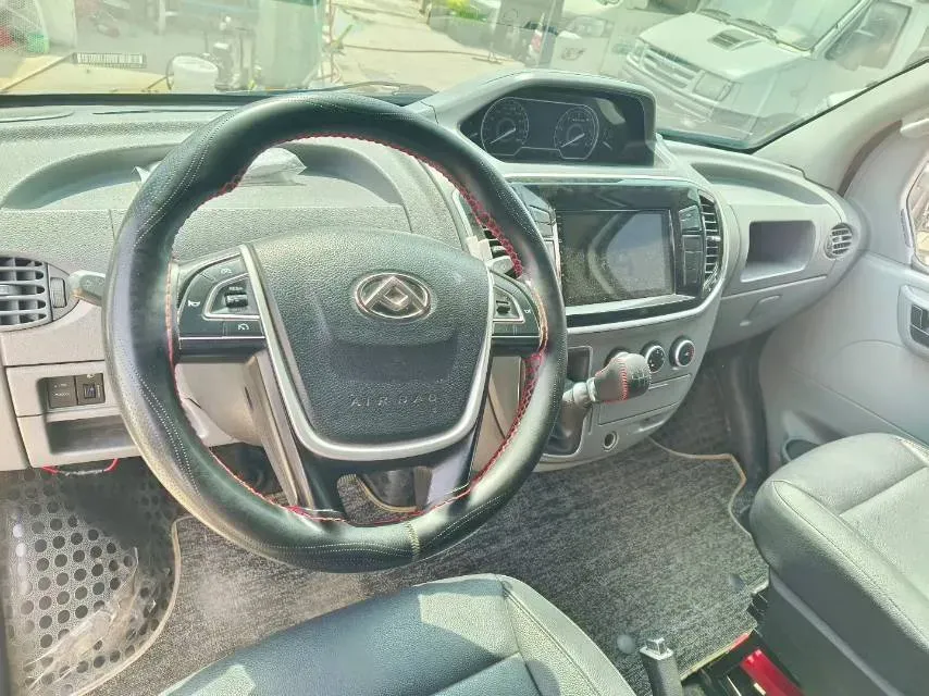 2021 MAXUS XinTu V80 2.0T 127HP L4 6MT,autocango,china used car exporter,china ev exporter,chinese used car exporter,chinese used ev exporter