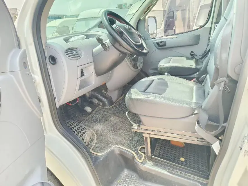 2021 MAXUS XinTu V80 2.0T 127HP L4 6MT,autocango,china used car exporter,china ev exporter,chinese used car exporter,chinese used ev exporter