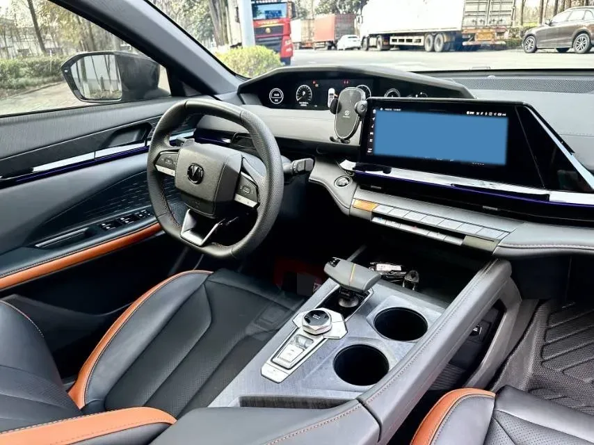 2023 ChangAn UNI-V 1.5T 188HP L4 7DCT,autocango,china used car exporter,china ev exporter,chinese used car exporter,chinese used ev exporter