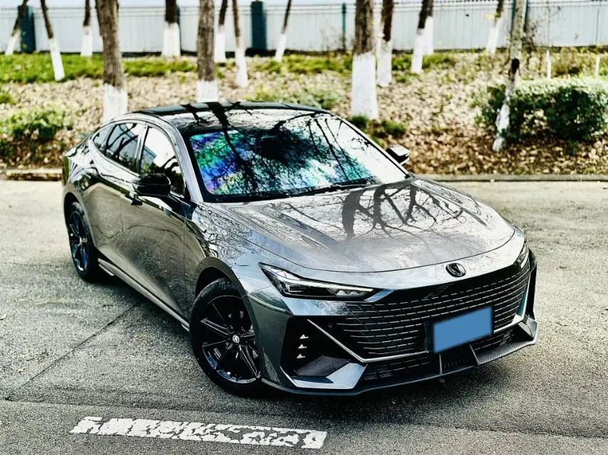 2023 ChangAn UNI-V 1.5T 188HP L4 7DCT,autocango,china used car exporter,china ev exporter,chinese used car exporter,chinese used ev exporter