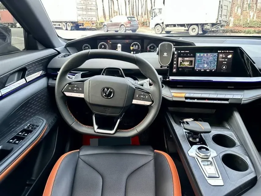 2023 ChangAn UNI-V 1.5T 188HP L4 7DCT,autocango,china used car exporter,china ev exporter,chinese used car exporter,chinese used ev exporter